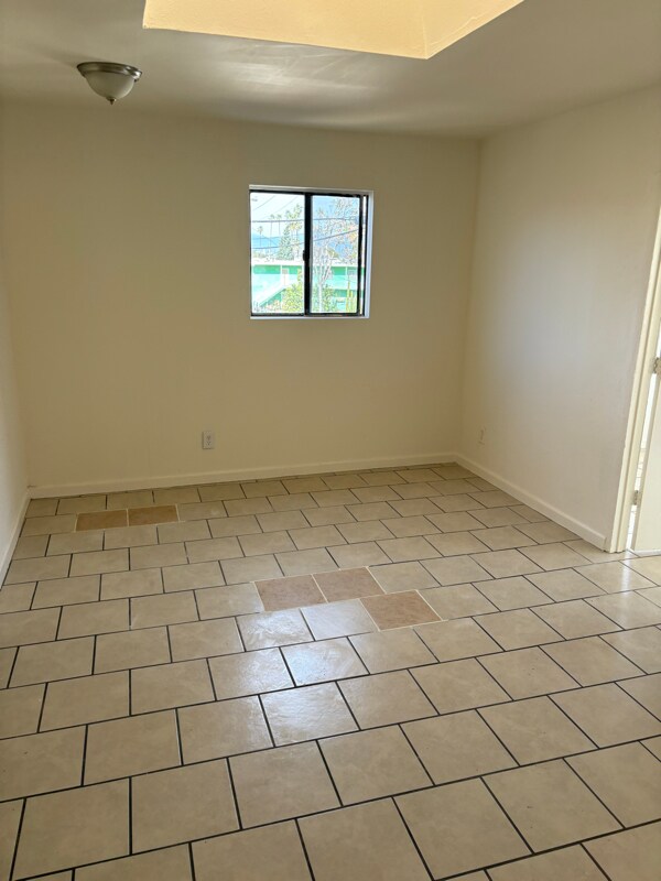 Building Photo - 443 E 84th St