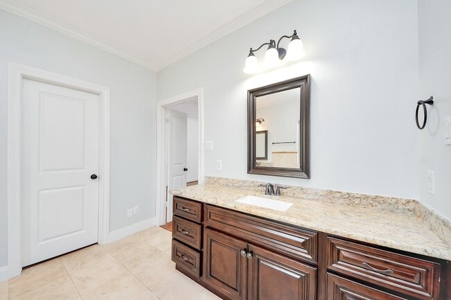 Building Photo - 11045 Upland Forest Dr
