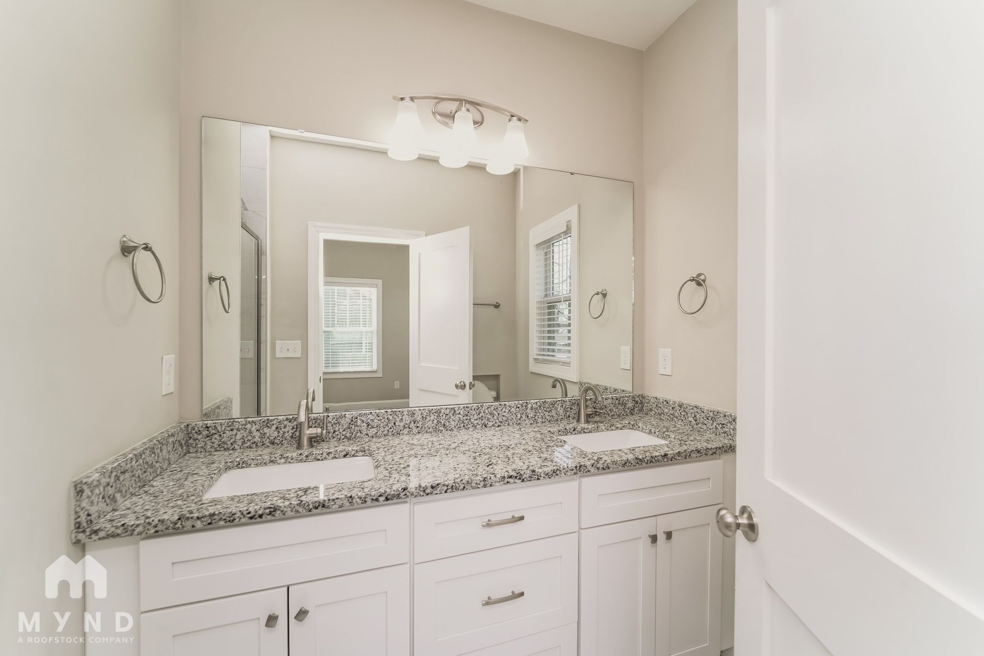 Building Photo - 2112 Middale St