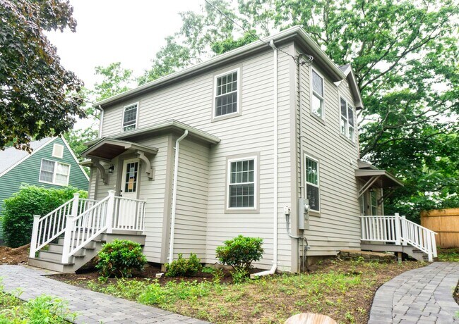 Primary Photo - Nice Single family in West Roxbury