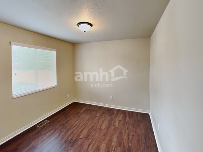 Building Photo - 2095 E Shadow Dr