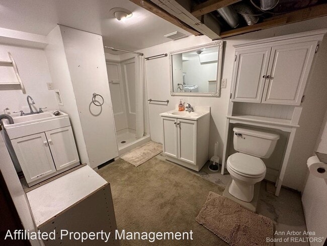 Building Photo - 3 br, 2 bath House - 3330 Lexington Rd