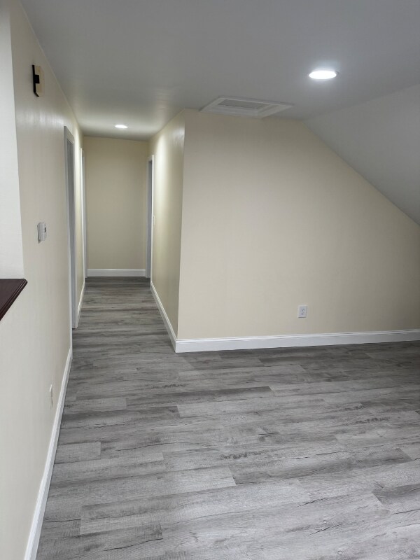 Building Photo - 19 Gooding St