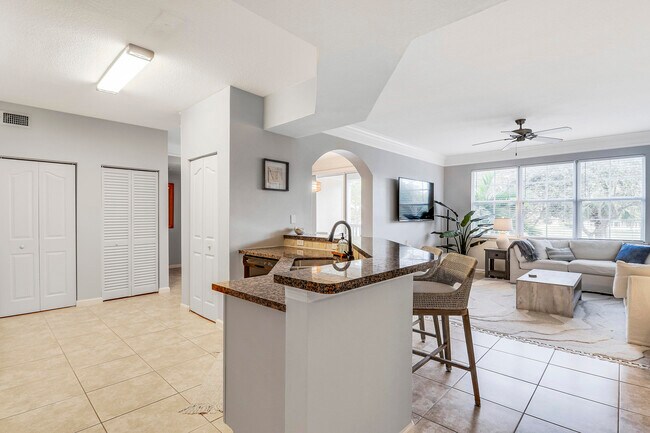 Building Photo - 275 Murcia Dr