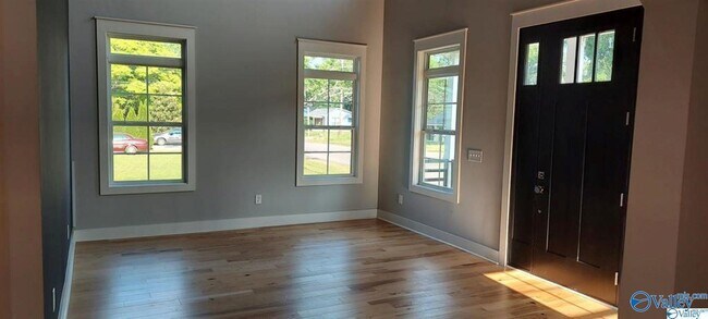 Building Photo - 1213 Rison Ave NE