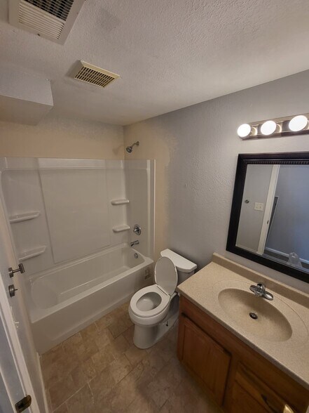Downstairs Bath - 2704 Breckenridge PL
