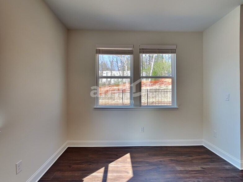 Building Photo - 5242 Blue Mountain Dr