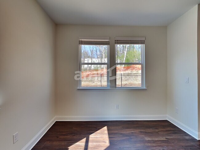 Building Photo - 5242 Blue Mountain Dr