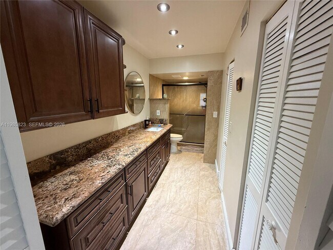 Building Photo - 6101 N Falls Cir Dr