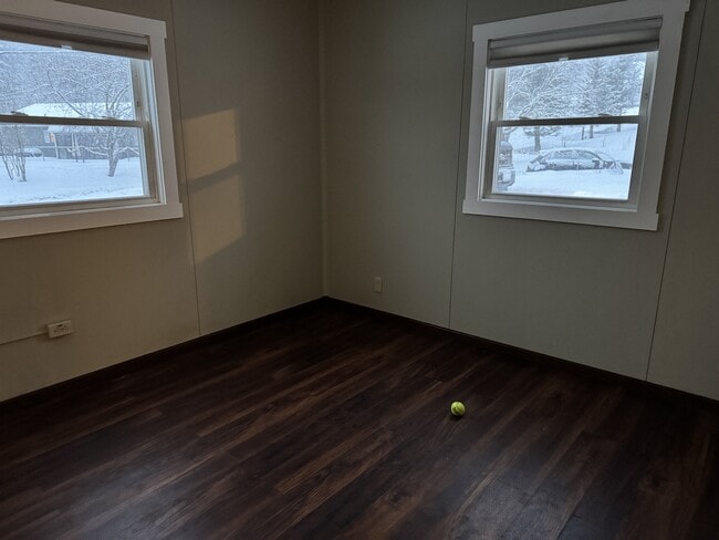 Building Photo - 43 Pleasant View St