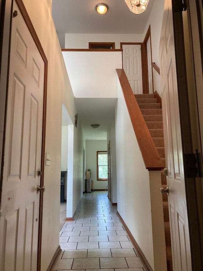 Building Photo - 521 Radcliff Dr