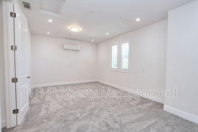 Building Photo - 4988 Amina Fair Way