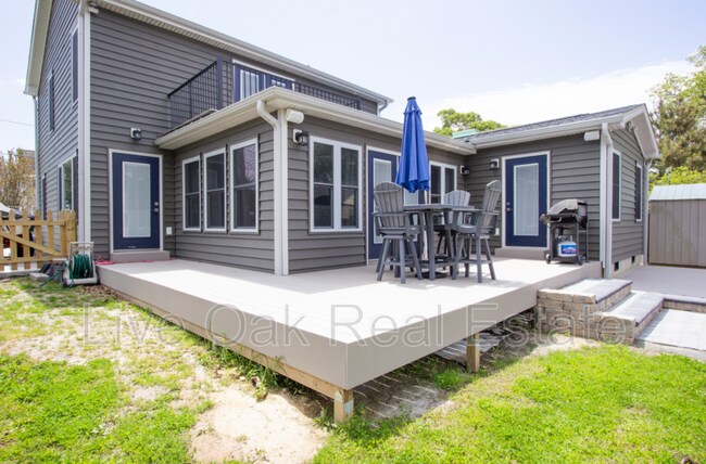 Building Photo - 501 Delaware Ave