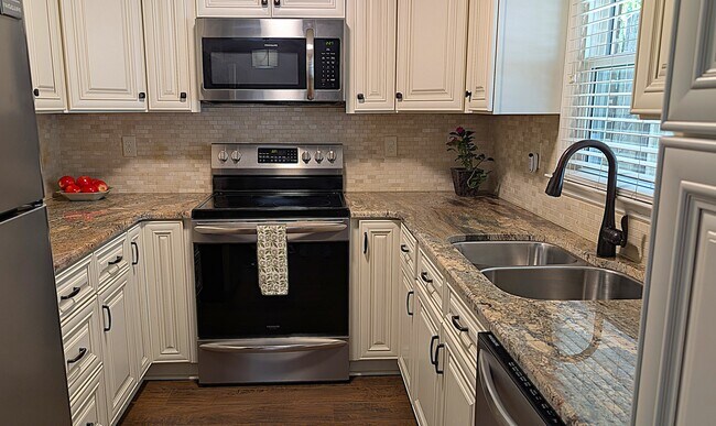 Primary Photo - 11531 Jade Ln SE
