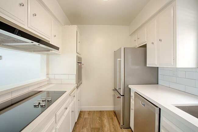 Building Photo - 603 Begonia Ave