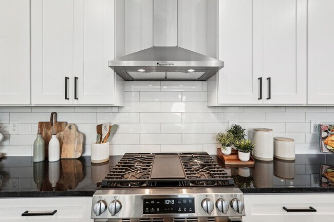 Building Photo - BB Living Seven Shores