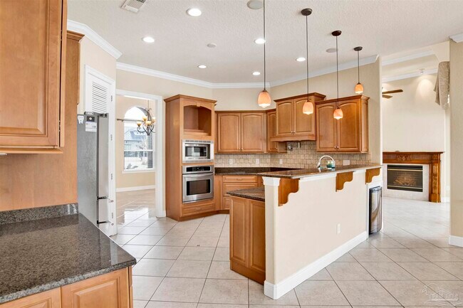 Building Photo - 2018 Crown Pointe Blvd
