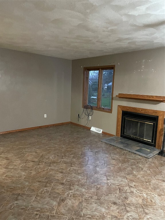 Building Photo - 364 Oak St