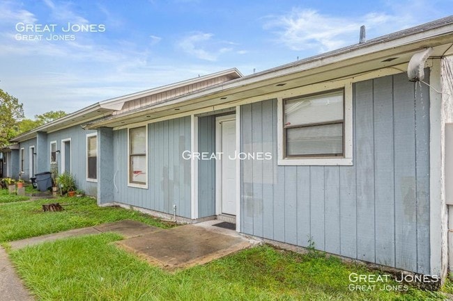 Primary Photo - 5135 Indian Lakes Ct