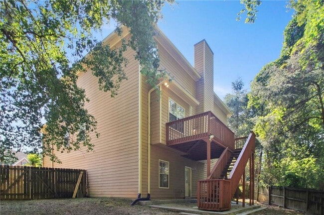 Building Photo - 2011 Chelton Way SE