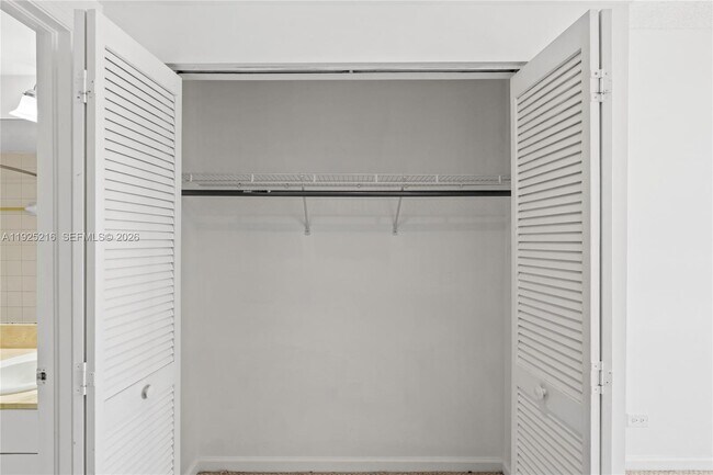 Building Photo - 701 Brickell Key Blvd