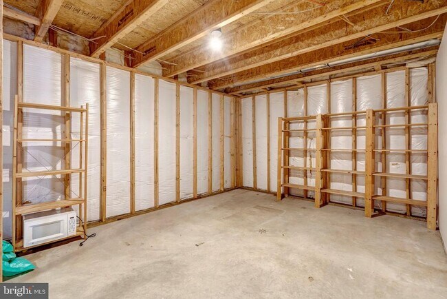 Building Photo - 9001 Merlot Ct