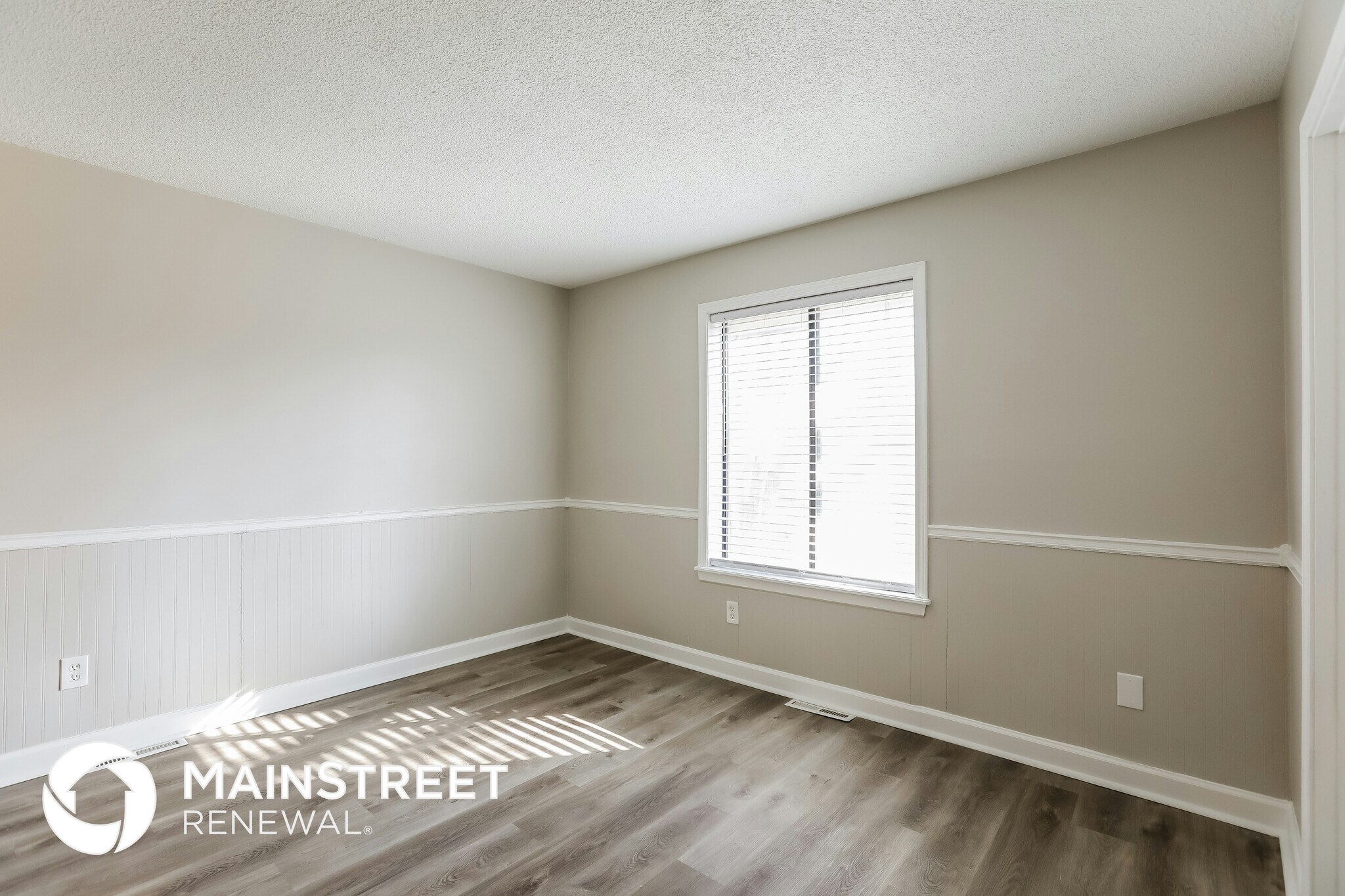 Building Photo - 1813 NE Gatewood Dr