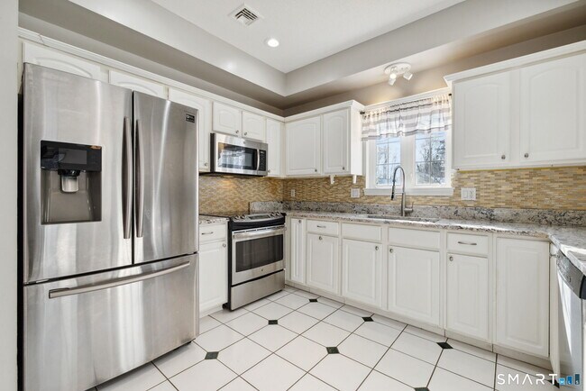 Building Photo - 65 Fitch Meadow Ln