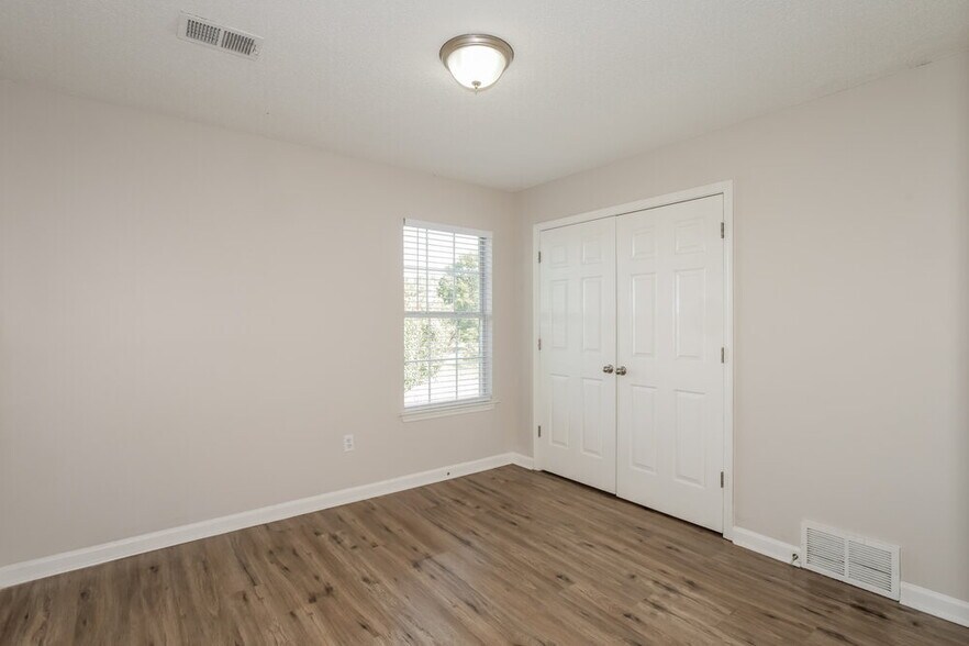 Building Photo - 7362 Stonegate Blvd