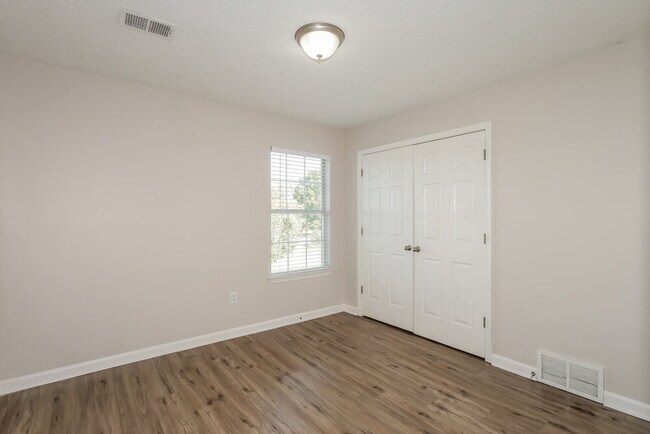 Building Photo - 7362 Stonegate Blvd