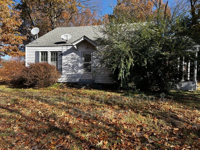 Primary Photo - 1320 Upper Finley Rd
