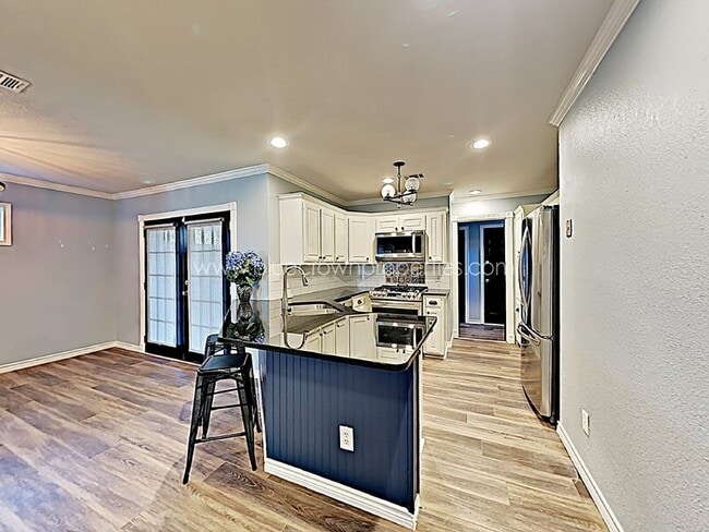 Building Photo - 2137 Barberry Dr