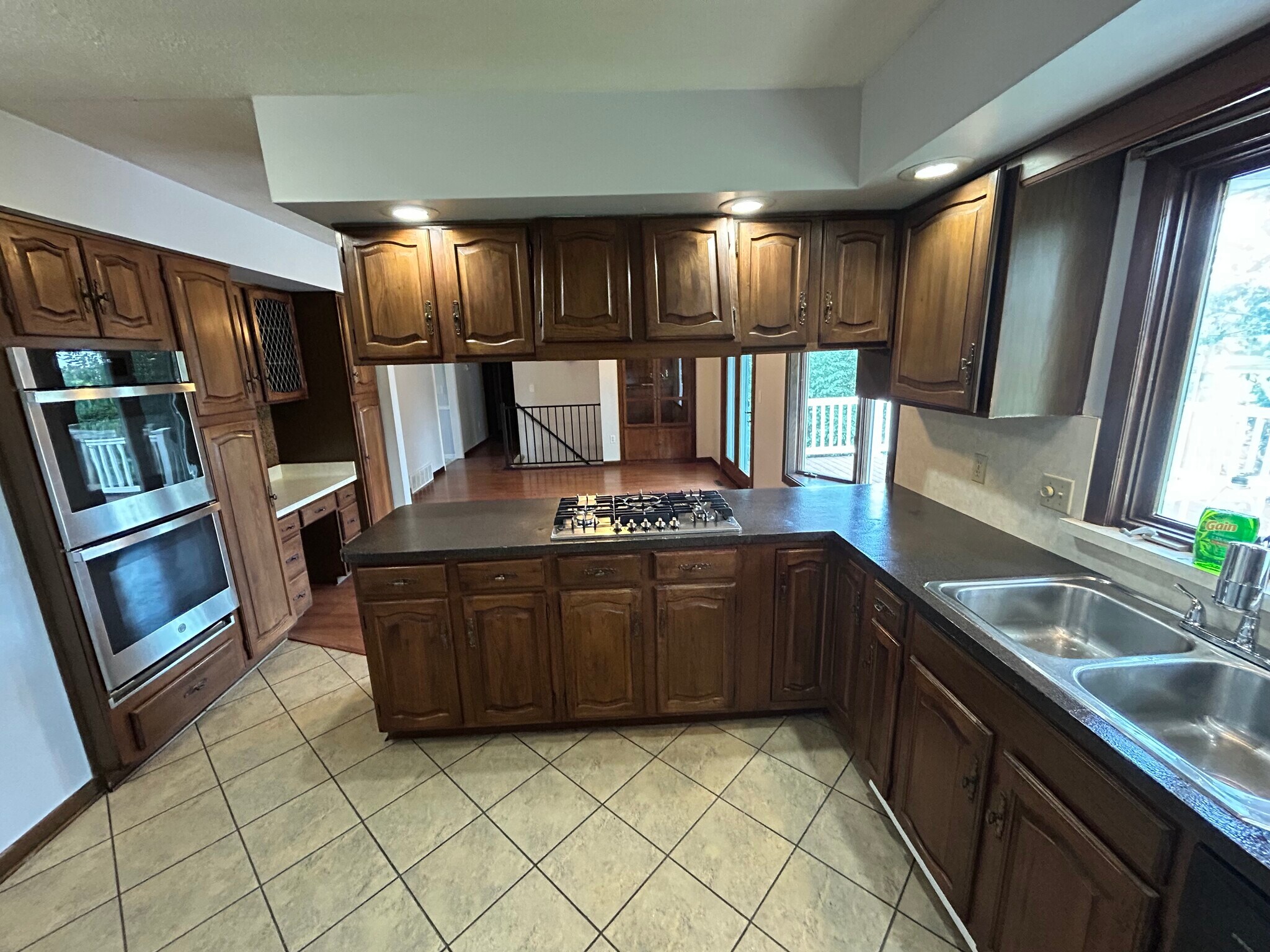 Building Photo - 818 N Timberline Cir W