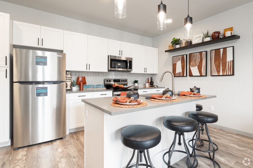 2BR, 2BA - 1086SF - Forge at Briargate