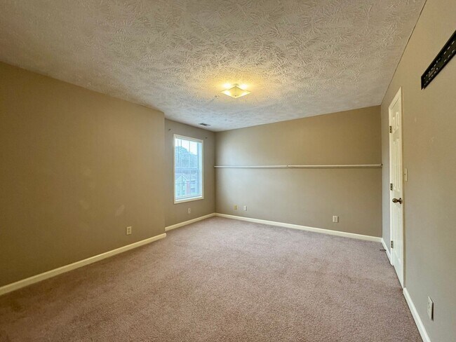 Building Photo - 308-11 Waterdown