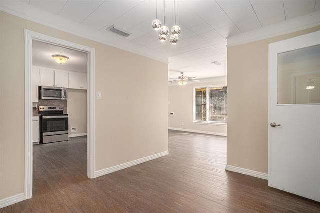Building Photo - 3562 South Dr