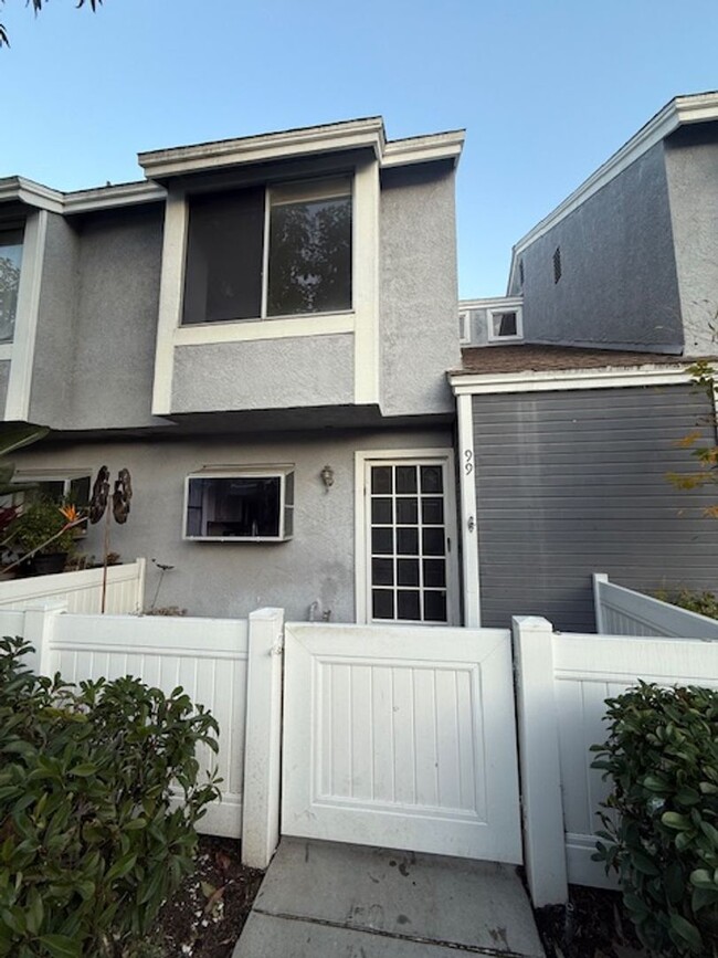 Building Photo - 2 bedroom townhome in Prime Aliso Viejo Lo...