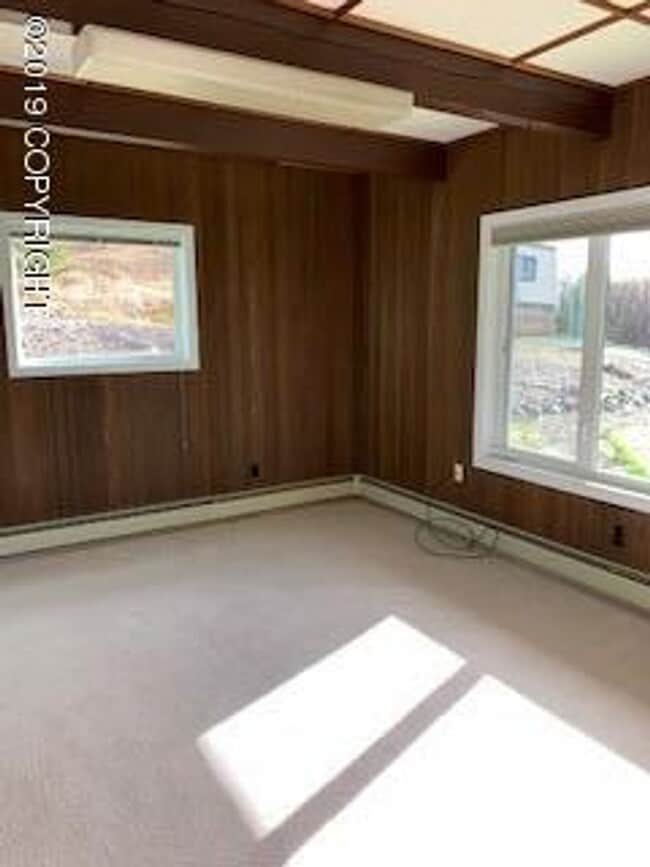 Building Photo - Quiet home in South Anchorage with Views