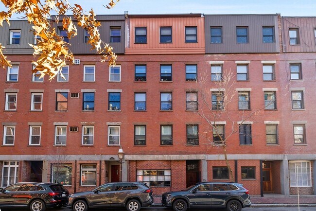 Building Photo - 121 Fulton St