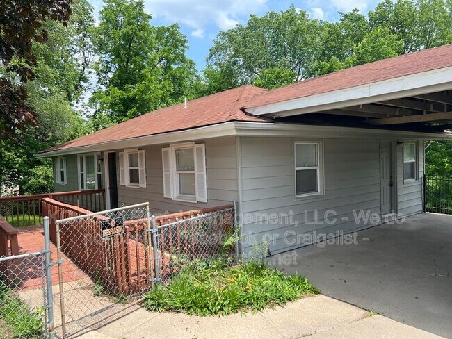 Building Photo - 515 S Forest Ave