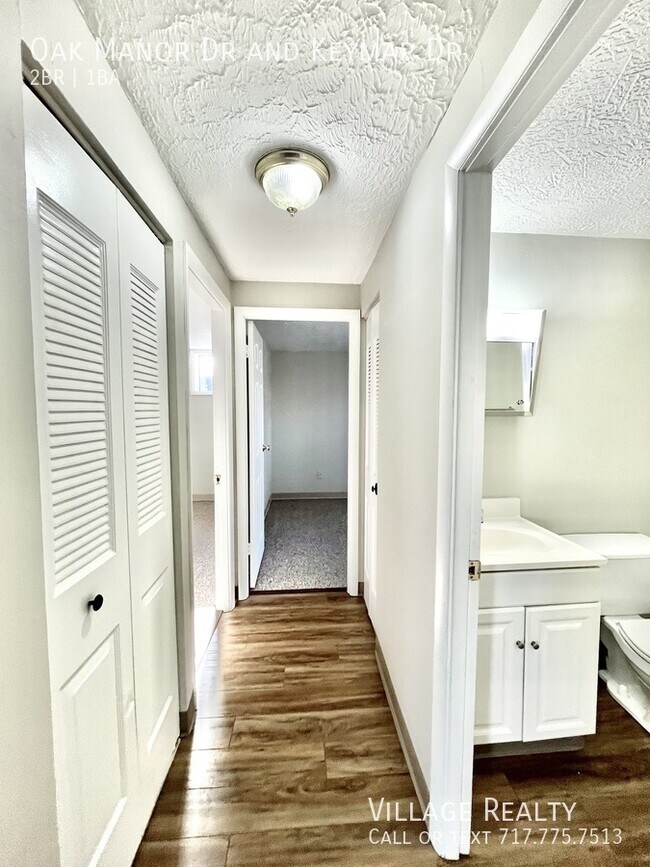 Building Photo - 221 Oak Manor Dr