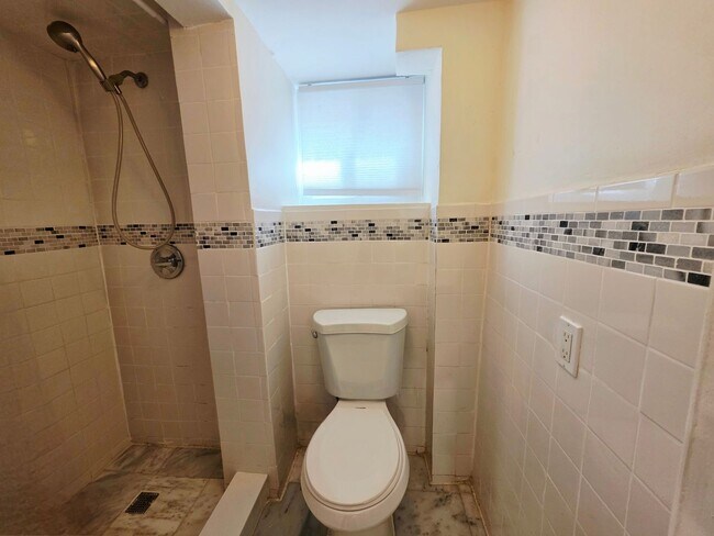 Building Photo - Charming Brick Home In Cliffside Park - No...