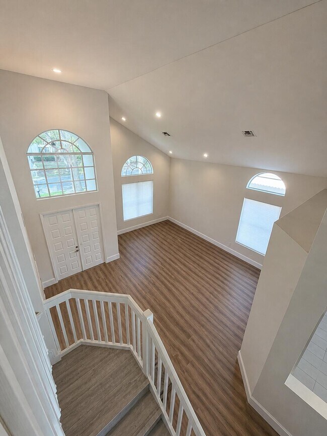 Building Photo - 6330 NW 80th Dr