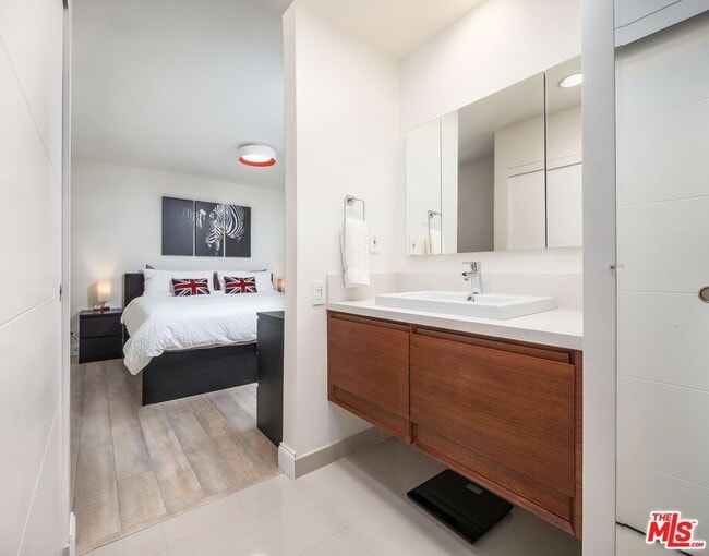 Building Photo - 833 Ocean Ave