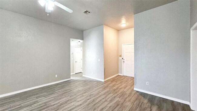 Building Photo - 2137 Harbor Dr