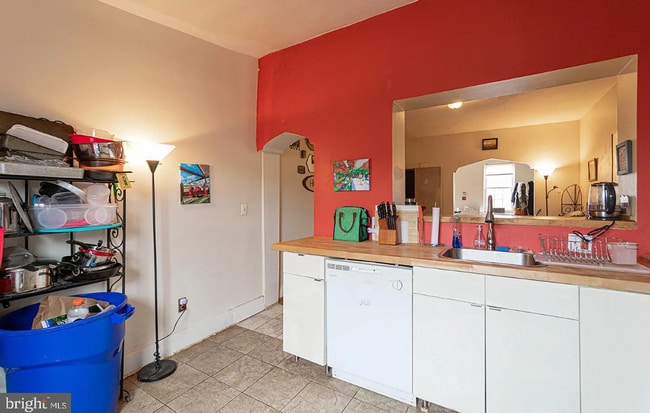 Building Photo - Spacious 4BR Home Steps from Frankford Ave | Private Patio + Tons of Natural Light