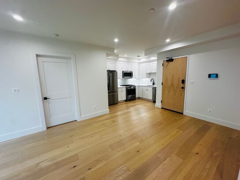 Primary Photo - 1658 K St NE