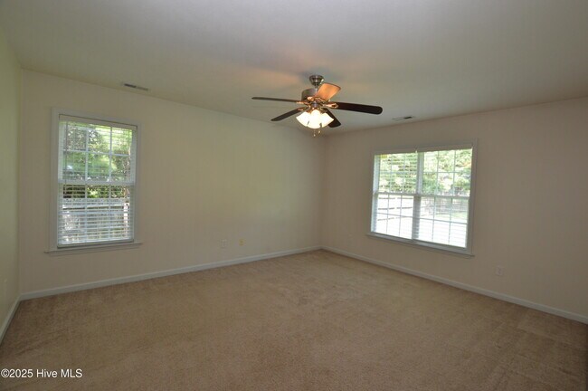 Building Photo - 120 Walnut Hills Dr