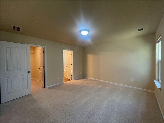 Building Photo - 160 Pine Ridge Rd