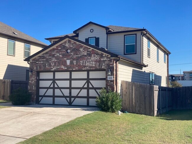 Building Photo - !! 50% OFF on 1st Month's Rent when you mo...